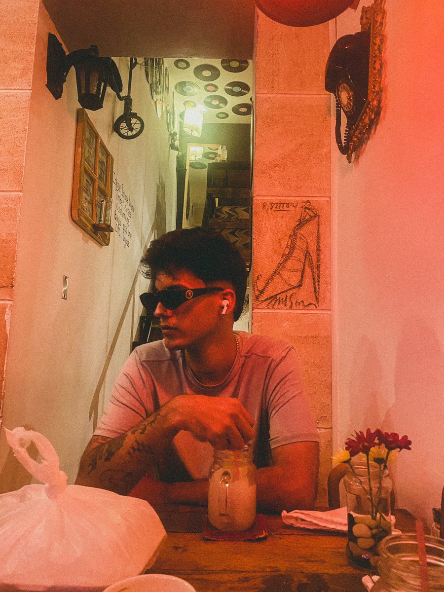 The_FuckBoy_'s tweet photo. Buenas noches por aquí 🌙 https://t.co/2Y79nLXh47