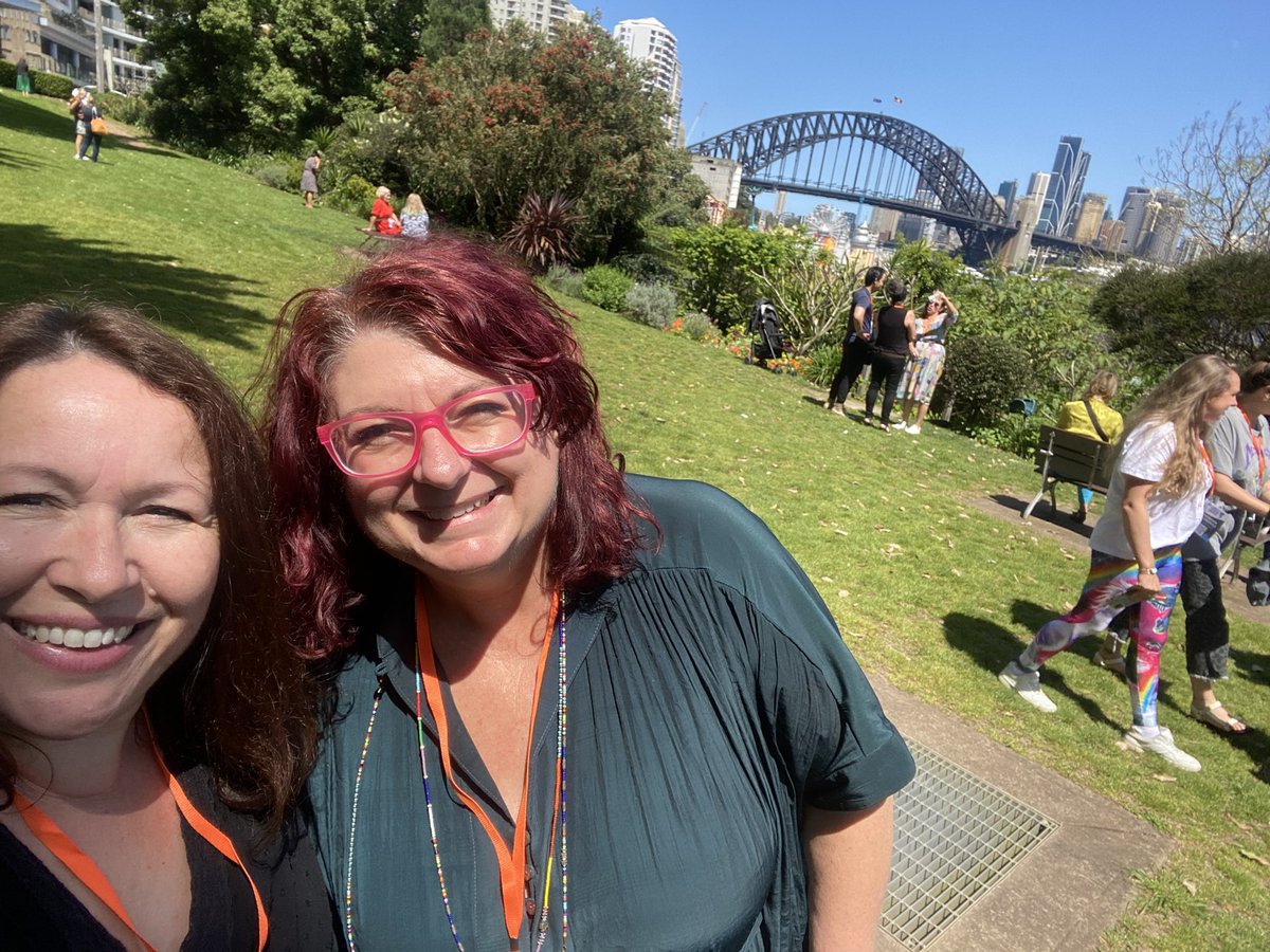 RachelsList's tweet image. At #copycon2022! Lots of stories, learnings, lovely people, massages and SNACKS. (Very important.) @Lovellyinc @OzCopyGirl @katetooncopy