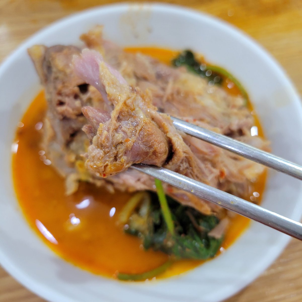 hanshokuka_sako's tweet photo. 📍ソウル・聖水洞

「소문난성수감자탕」
🍴감자탕 

📝常に列が出来てる'超'人気店🔥特別な味ではないけど"おいしい"カムジャタン専門店！特にお肉がホロホロです💓

🚃②号線성수(ソンス)駅4番出口から徒歩4分
🚕서울 성동구 연무장길 45

#韓国旅行 #韓国グルメ
#カムジャタン #韓食家_sako https://t.co/l8vHyABJE3