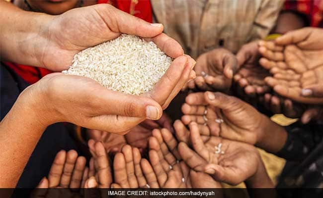 ndtv's tweet photo. India Falls To 107 From 101 In Global Hunger Index, Behind Pak, Nepal https://t.co/jYEpg2p7CW https://t.co/82P0rx8xqn
