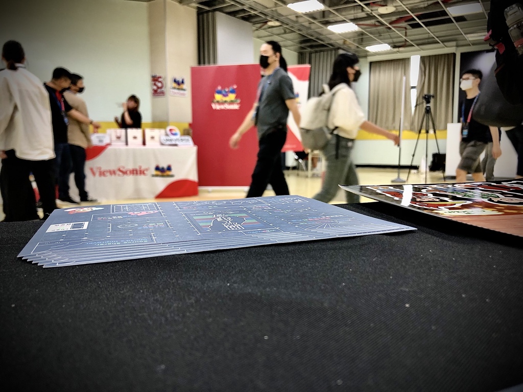 toomore's tweet photo. 貼紙也發送完了！ #MOPCON #COSCUP https://t.co/NemFwon6L6