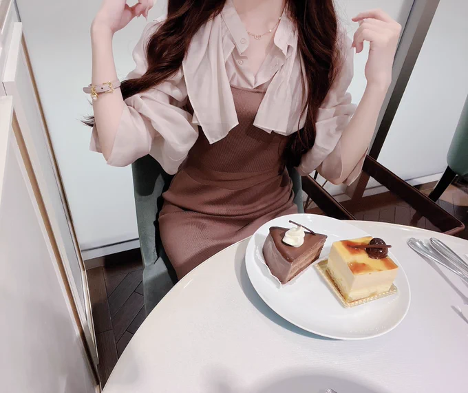 服かわいいけど暑くてしんだ、、今日夏?  