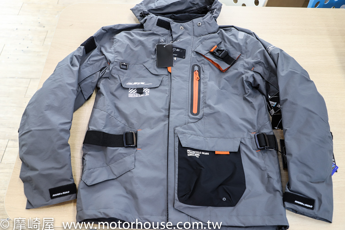 WuTaiwan's tweet photo. ROUGH&amp;ROAD RR7252 防水防摔衣
全面升級護具
✅左右非對稱設計
✅WATER SHIELD EXTRA 快乾排水塗層
✅[升級] 肩膀＆手肘 CE Level2 護具
✅[升級] 後背護具 CE Level 1 高吸收材質
✅[升級] 護胸 SAS-TEC ~ CE Level1 
✅腰部可調整系統
✅手臂換氣通風口
✅臀部地圖袋設計
#採接單引進 歡迎到店量尺寸 https://t.co/xFDfZ81U3y