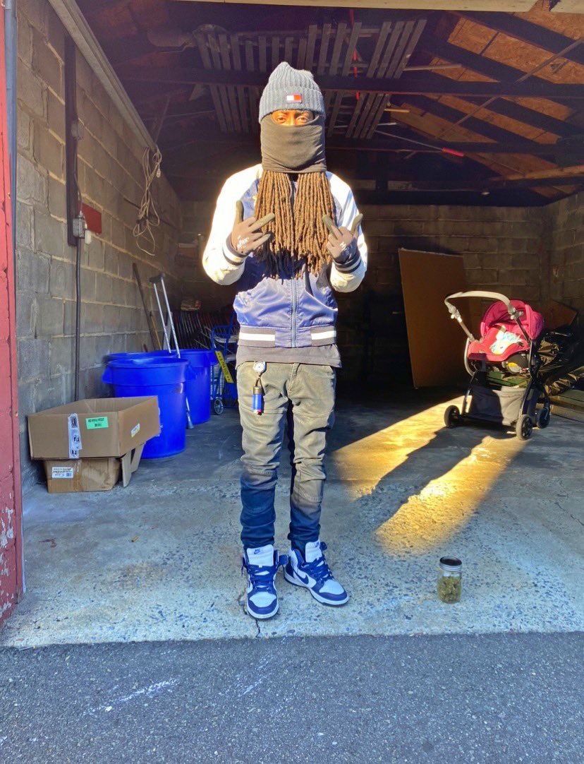 IMKINGM3's tweet photo. Forever Mood 🖕🏾 https://t.co/jnR2gu56DJ