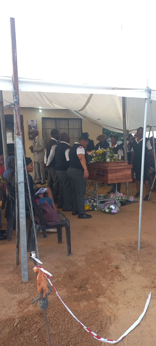 OlebogengMolal3's tweet photo. [News update] The funeral of the late Tankiso Tawanyane a 34 year lady who was gang raped and murdered last week.
@ThisisFrayNews 
#Kimberley 
#Northerncape https://t.co/jmy28Szsnj