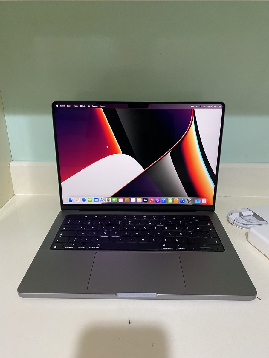 SoftwareMert's tweet image. Hey guys! Finally I have bought Macbook Pro 14 inch thanks to your suggestions. I think I am gonna start Swift challenge within this week. Additionally you can watch my unboxing video here; youtu.be/WqH6HXPy9r4  #swiftchallenge #swiftcoding #SoftwareEngineer #iosdev #macbook