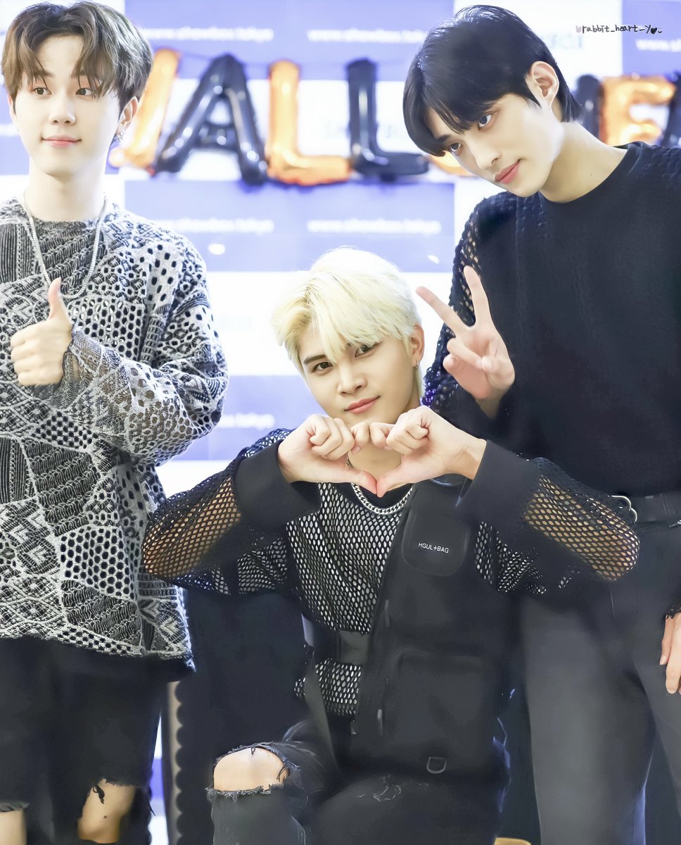 rabbit_heart_yu's tweet photo. #wanshin #완신
#승권
#성환
#maximum #맥시멈
#新大久保 #showbox
#phototime
221004
@MAXIMUM2020S https://t.co/d4DYsOXYGL