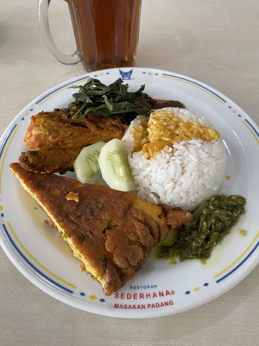 Apa restoran masakan Padang paling enak yang pernah kamu coba?