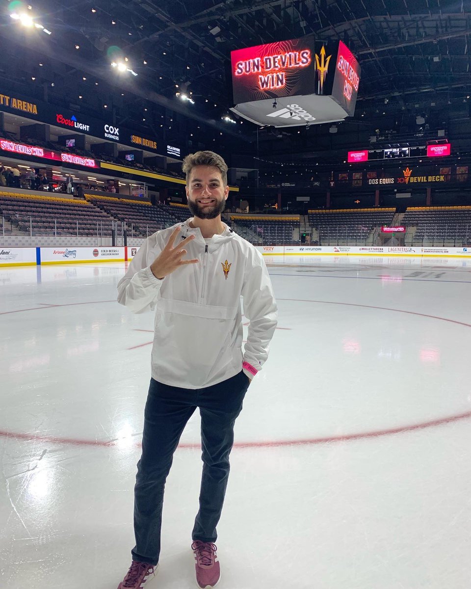 ConorMcGillTV's tweet image. ASU is in fact a hockey school. 😈🏒 #InGameHost