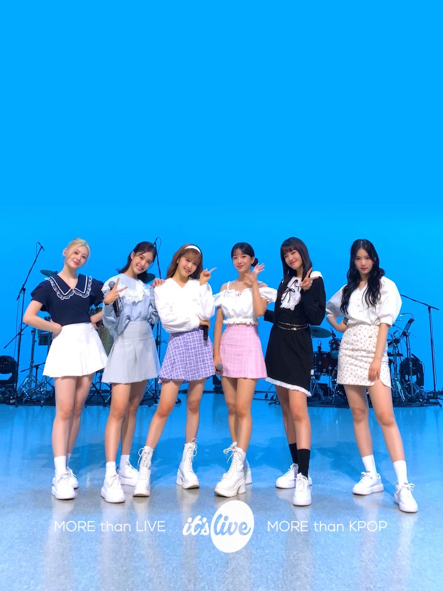 leeisavely's tweet photo. The world has freshen up a lil bit better now that STAYC just came back to [it's Live]! STAYC Medley Band LIVE Concert is now available for you to tune in and enjoy. 𓆩♡𓆪 

<  https://t.co/Lw7EQVLbTy > https://t.co/HaYhVNIOs0