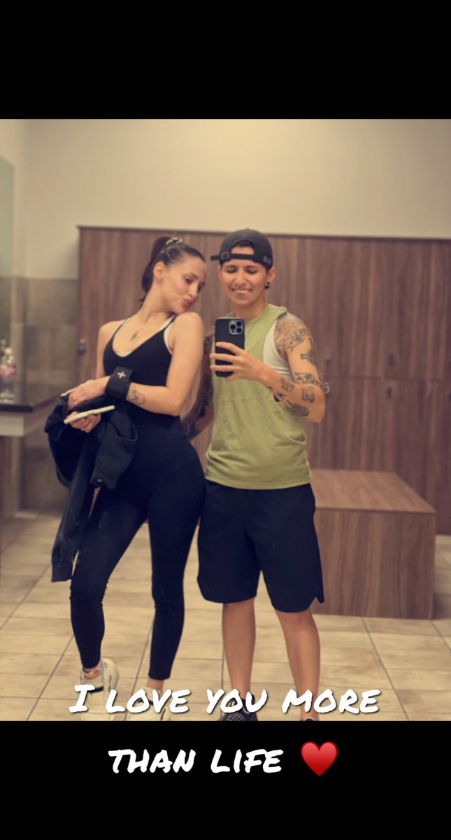 tabez_'s tweet photo. I’m in love with this woman https://t.co/retpw10czX