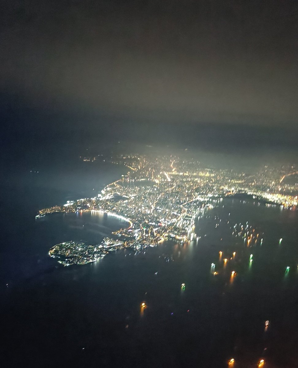 crazyboymaku's tweet photo. A lovely #aerial view of #Mumbai from the night sky , onboard @AkasaAir https://t.co/UwOFBJxZDv