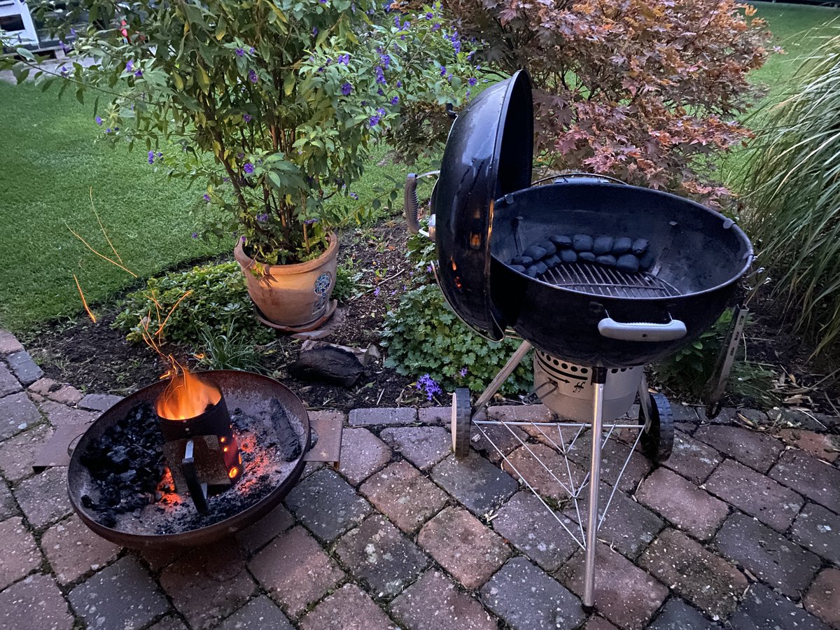 bertinho_1896's tweet photo. Endlich mal wieder die Zeit für #PulledPork. Heute einfach nur Chillen &amp; Grillen. 6kg Schweineschulter. Entweder gibt es heute Abend PP oder 🍕. 🤷🏼‍♂️ https://t.co/8qq6zW5oCD
