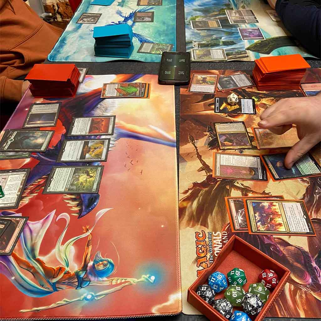 bea_dnd's tweet photo. Some #CommanderLeague action today!
#MagicTheGathering #BeaDnDGames https://t.co/V13bkNg0B1