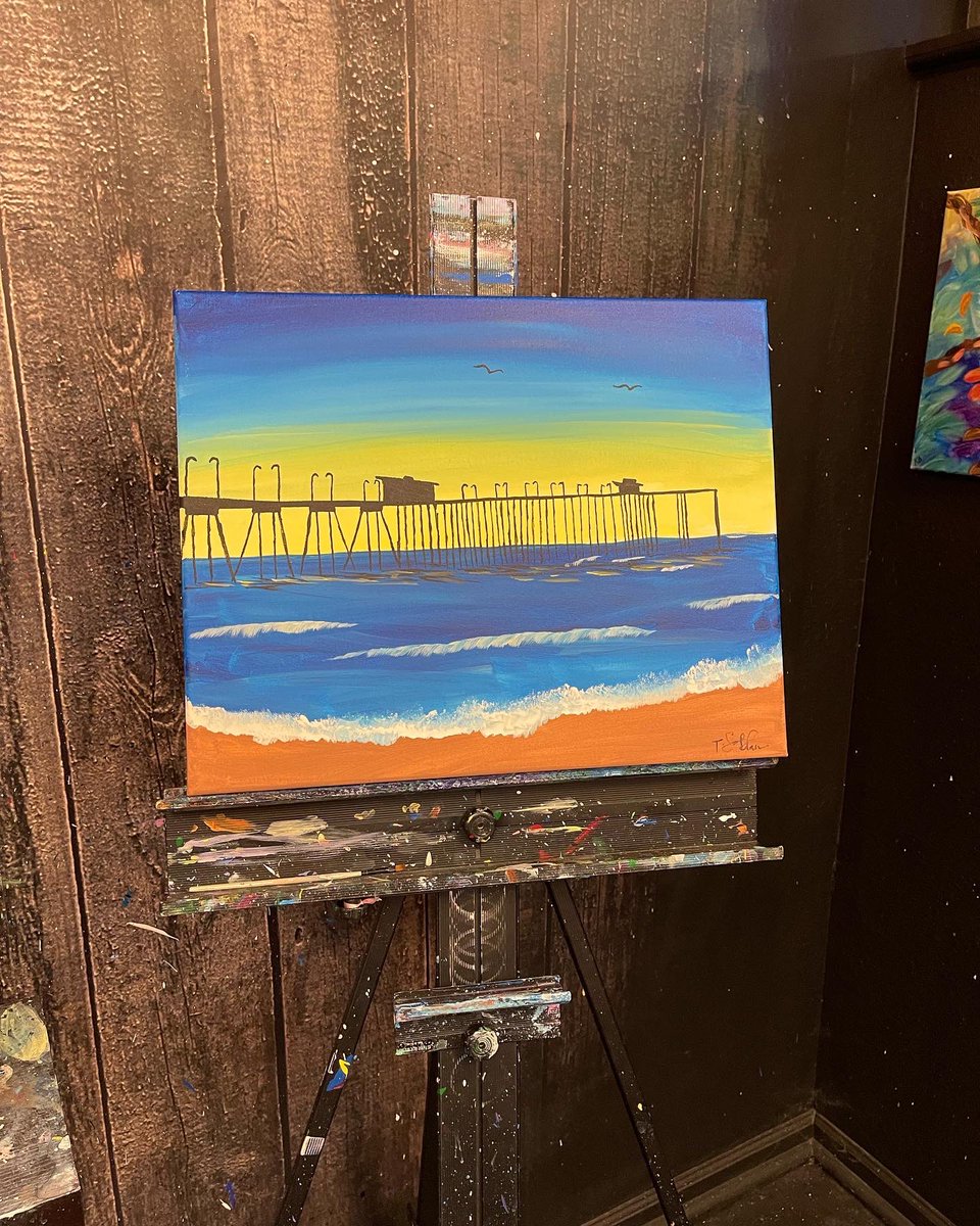 EnlightenedAunt's tweet photo. Tonight’s class was hilarious! I don’t think I’ve ever laughed so much! Lol Good drinks, good music, good people and good times! 👩🏻🎨🎨🖼 #PaintNightWithTam
#BrushstrokesAndBeverages
#3PArtistry
#VenusDay https://t.co/srNlhI4JXV
