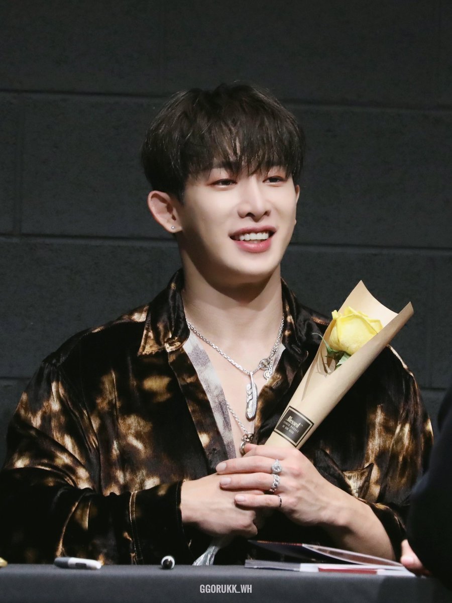 always_ohhoho's tweet photo. 원호시💕

너는 내게 행복☘️이고 축복이야✨️
내게 내려줘서 고마워
어제 사랑한만큼
오늘도 사랑하고
내일은 더 많이 사랑할게💙

#원호 #Wonho
#Dont_Regret #돈리그렛 
#On_On #온앤온 
#BittersweetToWonho #비터스윗
@official__wonho @official_WH_jp https://t.co/sKhuHVBhZE
