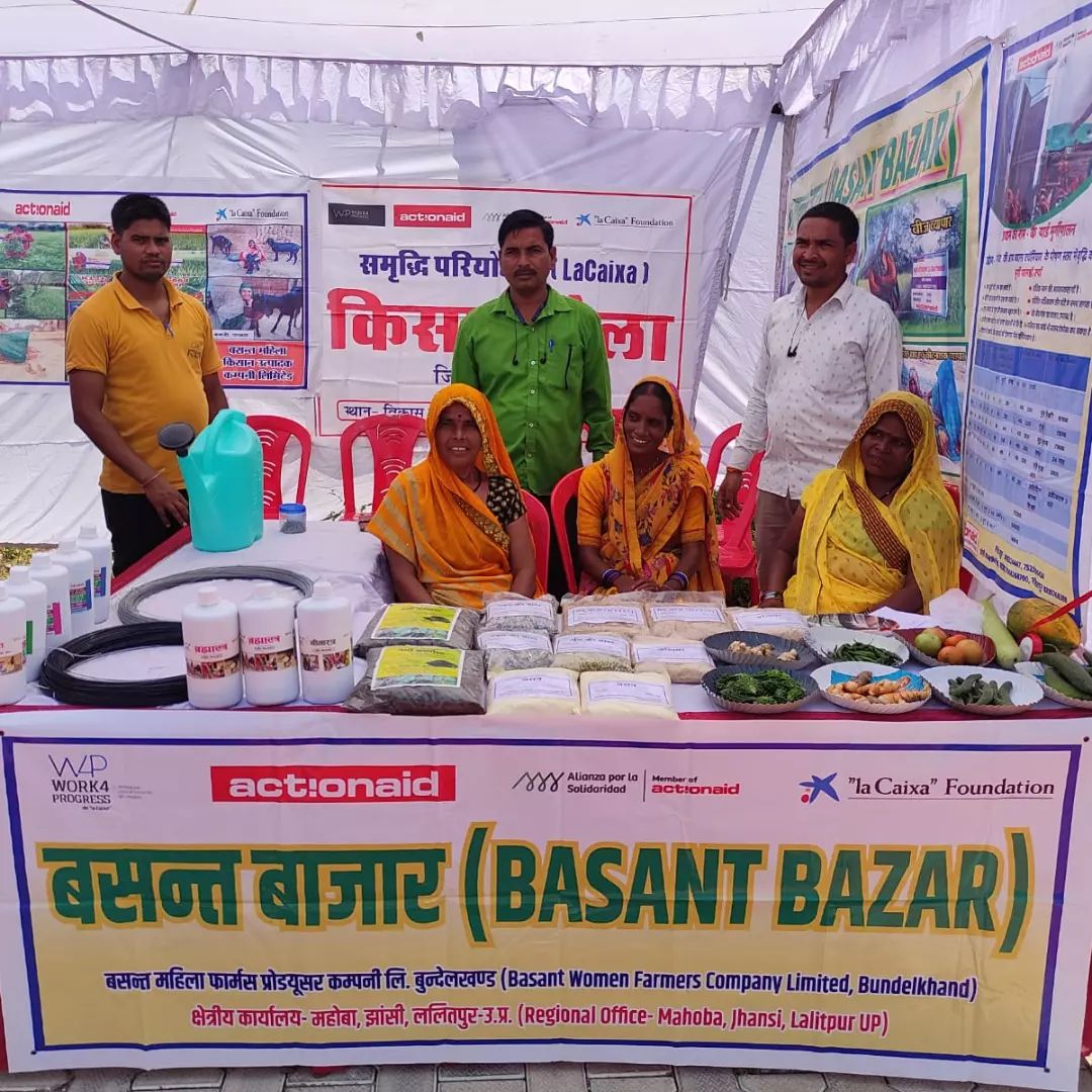 On the agency of women farmers...

Kharif Sammelan and Kisan Mela being organized in Babina block, Government Seed Godown, #Jhansi district. Our BASANT Womens FPO  also setup stall at this #kisanmela