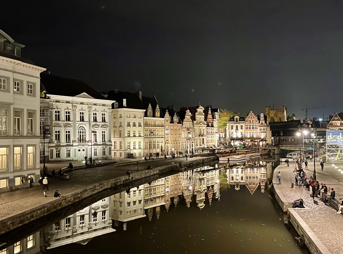 Mooie eerste dag en avond in <a href="/Stadgent/">Stad Gent</a>. Benieuwd naar wat we nog meer gaan zien. 

#gent #visitgent #jubileum <a href="/VerlaanMakelaar/">Verlaan Makelaardij</a>