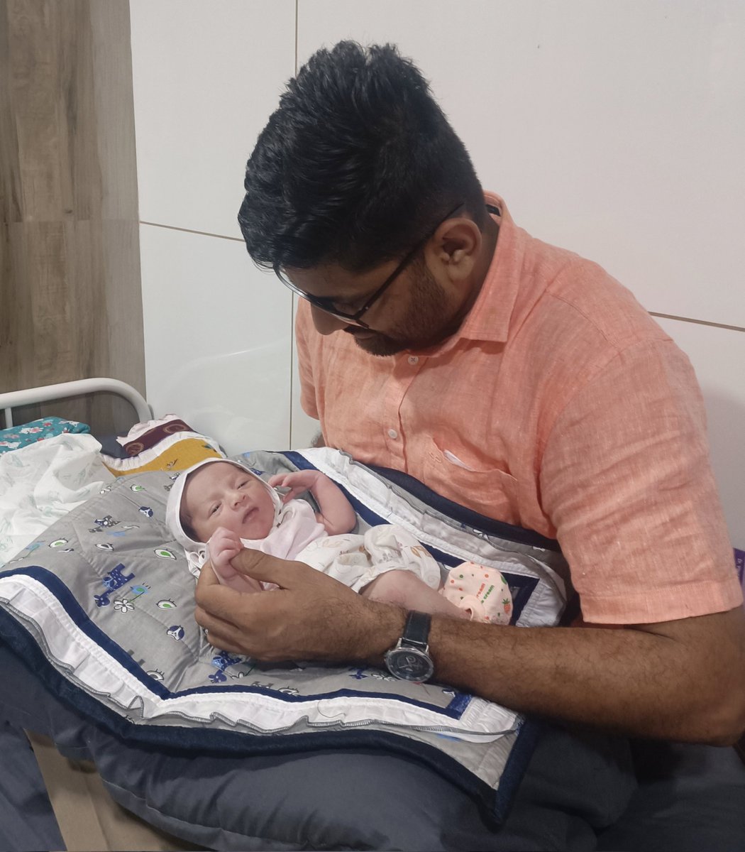 Gopal_Italia's tweet image. कल खोडियार माताजी ओर उमिया माताजी के दर्शन करने के बाद कल रात को मुजे मा का आशिर्वाद मिला और मेरे घर लक्ष्मी जी स्वरूप बिटिया का जन्म हुआ है। 

प्यारी बिटिया का इस खुबसूरत दुनिया मे ओर मेरे परिवार में बहुत बहुत स्वागत है।

बिटिया को आप सब का आशीर्वाद मिले यही प्रार्थना।