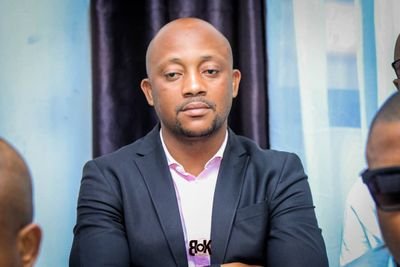 ArseneK2's tweet photo. Si le Président Tshisekedi est au courant de l'incarcération sans motif et illégale de #JIMMYKITENGE au #CPRK, veut dire qu' il est lui même instigateur d'une justice instrumentalisée ,#ETENI #BAKONGA, #LOBO, #VIDYE, #KAMERHE et plusieurs autres... arrêtés pour vol puis relâchés https://t.co/u2MsnjwJz1