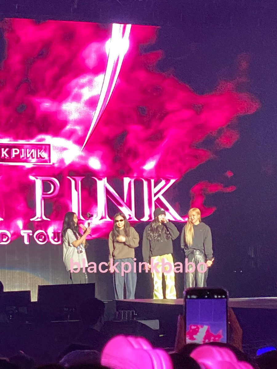 blackpinkbabo's tweet photo. BORN PINK SOUNDCHECK ♥️ https://t.co/AR9Er9Ahmw