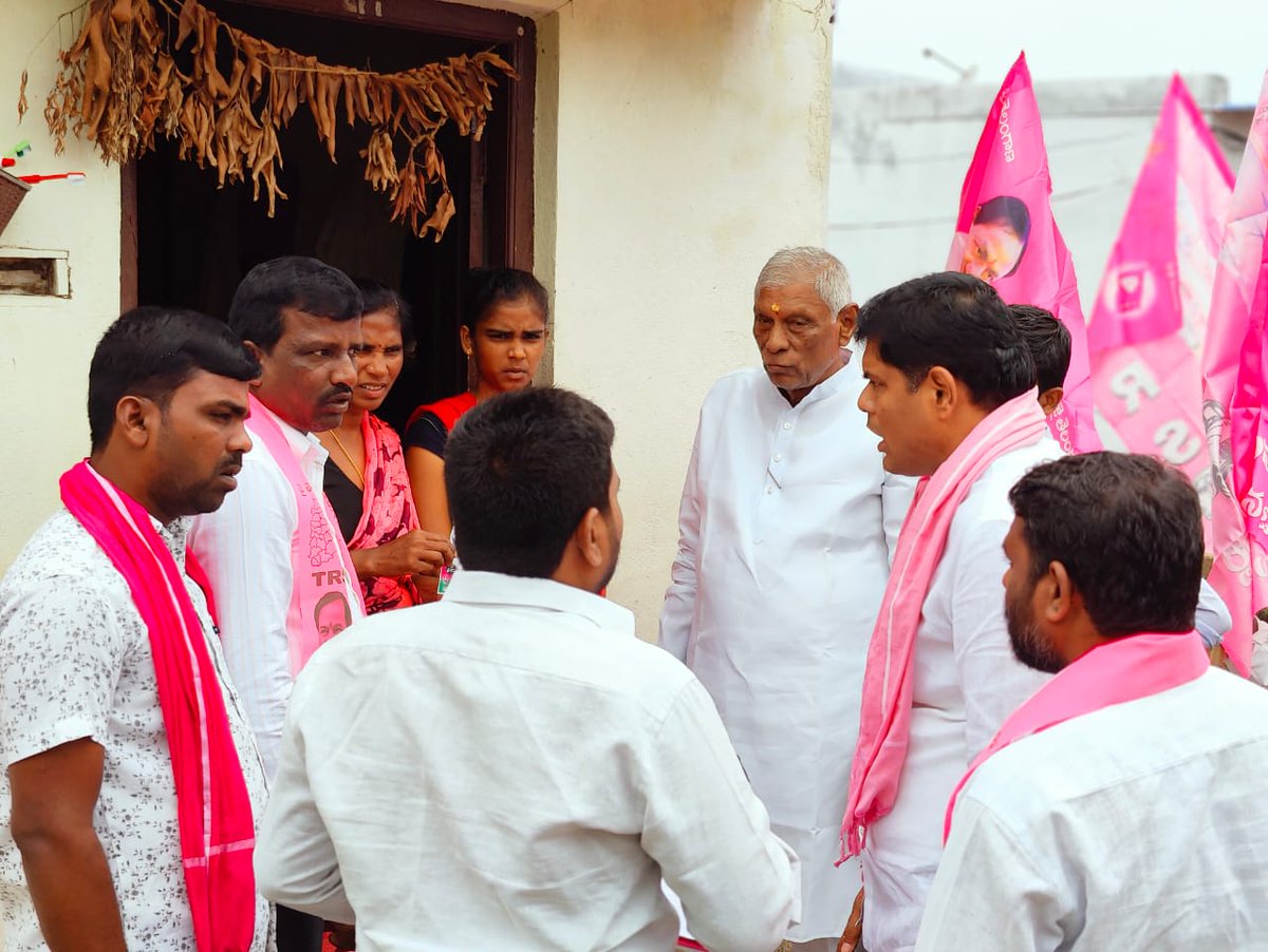 rao_vijith's tweet photo. #MunugodeWithTRS 
#VoteForCar 
#munugoduwithtrs https://t.co/V37dIMxAqH
