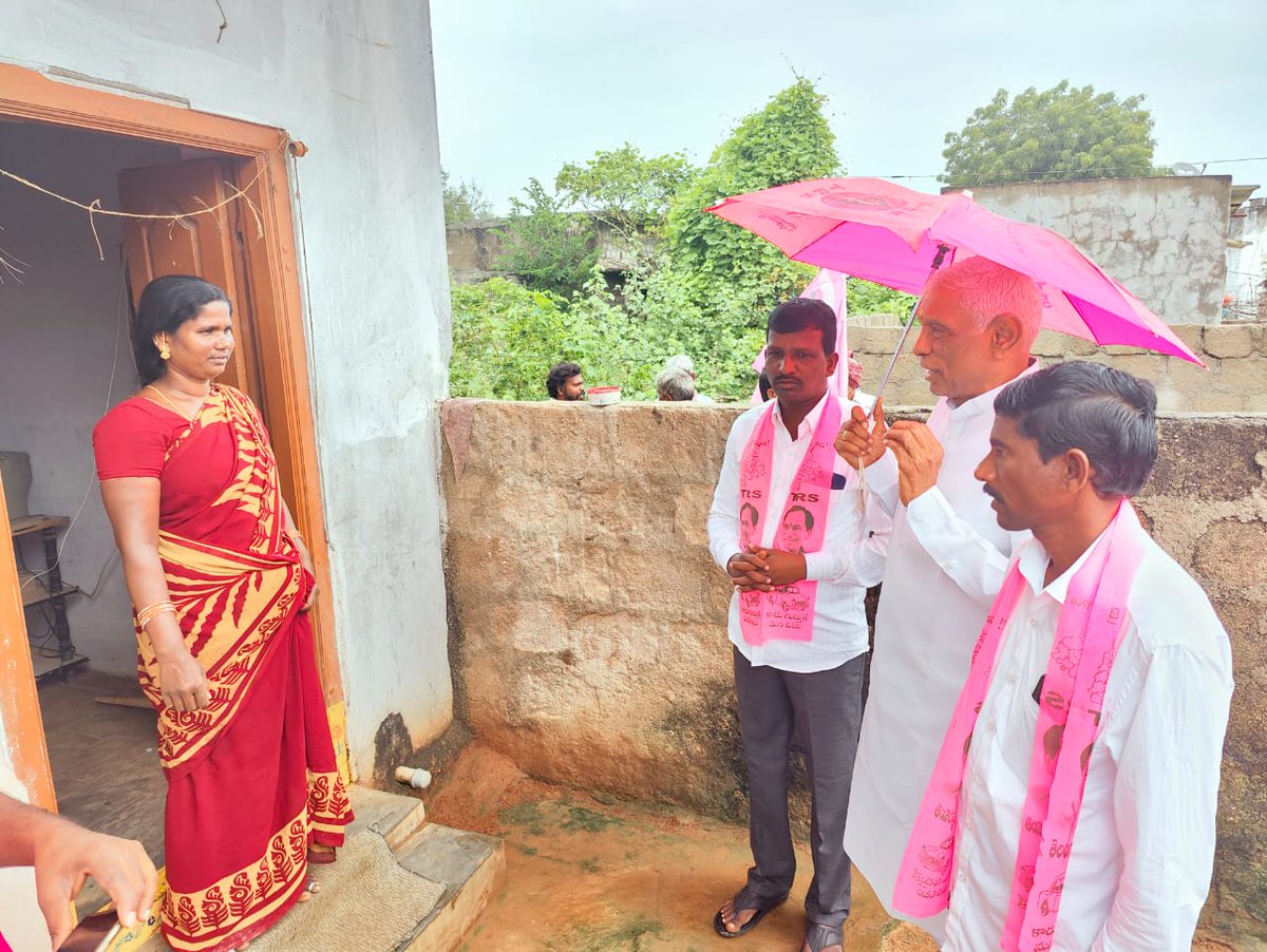 rao_vijith's tweet photo. #MunugodeWithTRS 
#VoteForCar 
#munugoduwithtrs https://t.co/V37dIMxAqH