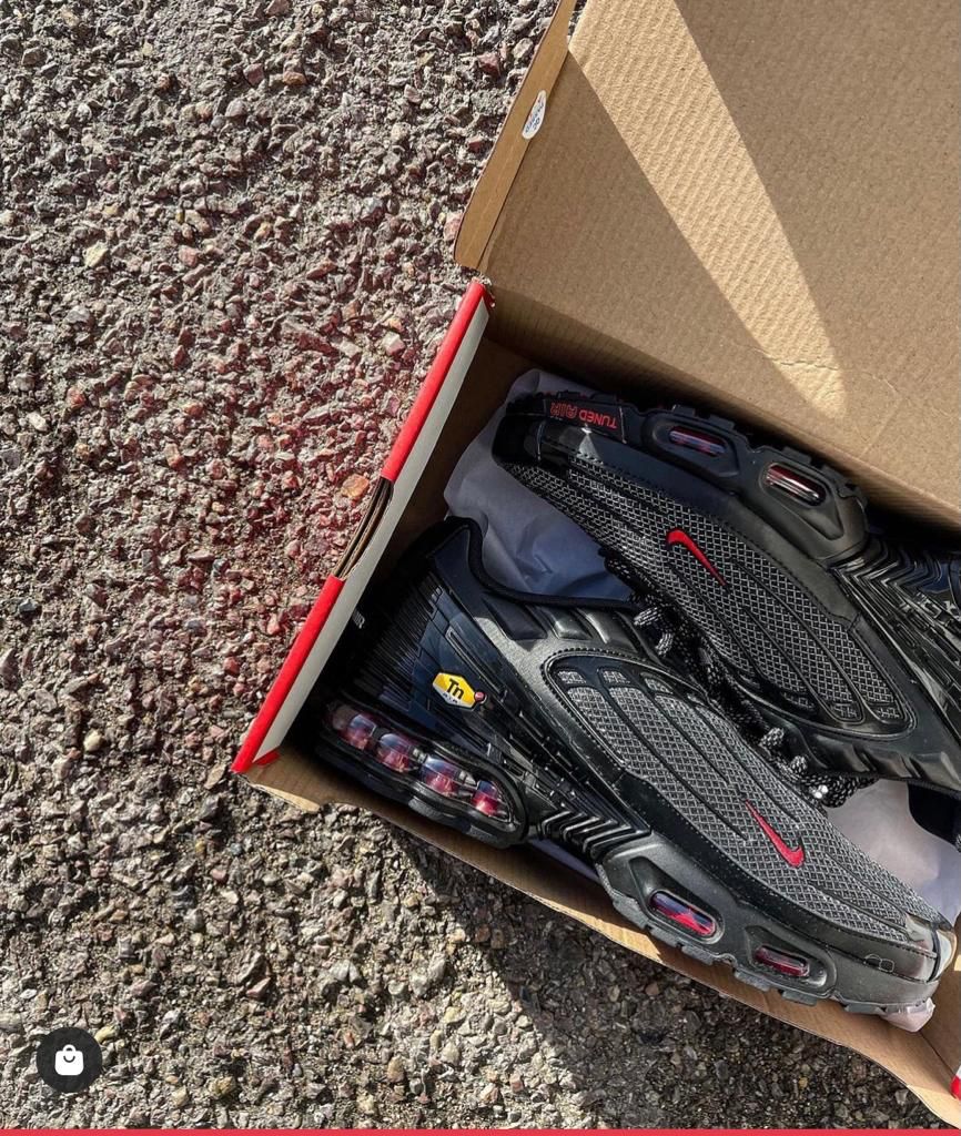 Nike Air Max Plus (III) [TUNED AIR] Available in: Sizes EU 40-45 | US 6-11 Price Tag is UGX 185,000 Call/WhatsApp +256755393610 for deliveries🤝😊 #PayanSneakers🔥