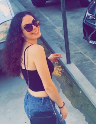 RaysheMargarita's tweet photo. I know I’m ODEYY late; but antywhooomm yaa I’m new to this twitter ish🙃 so like🙄yea,show me love, pmo to what I need to know, who I need to follow etc etc😗 #newtweeter #NoBraDay #kasoa #AMAs #vicfloods https://t.co/gxNK7oPaUV