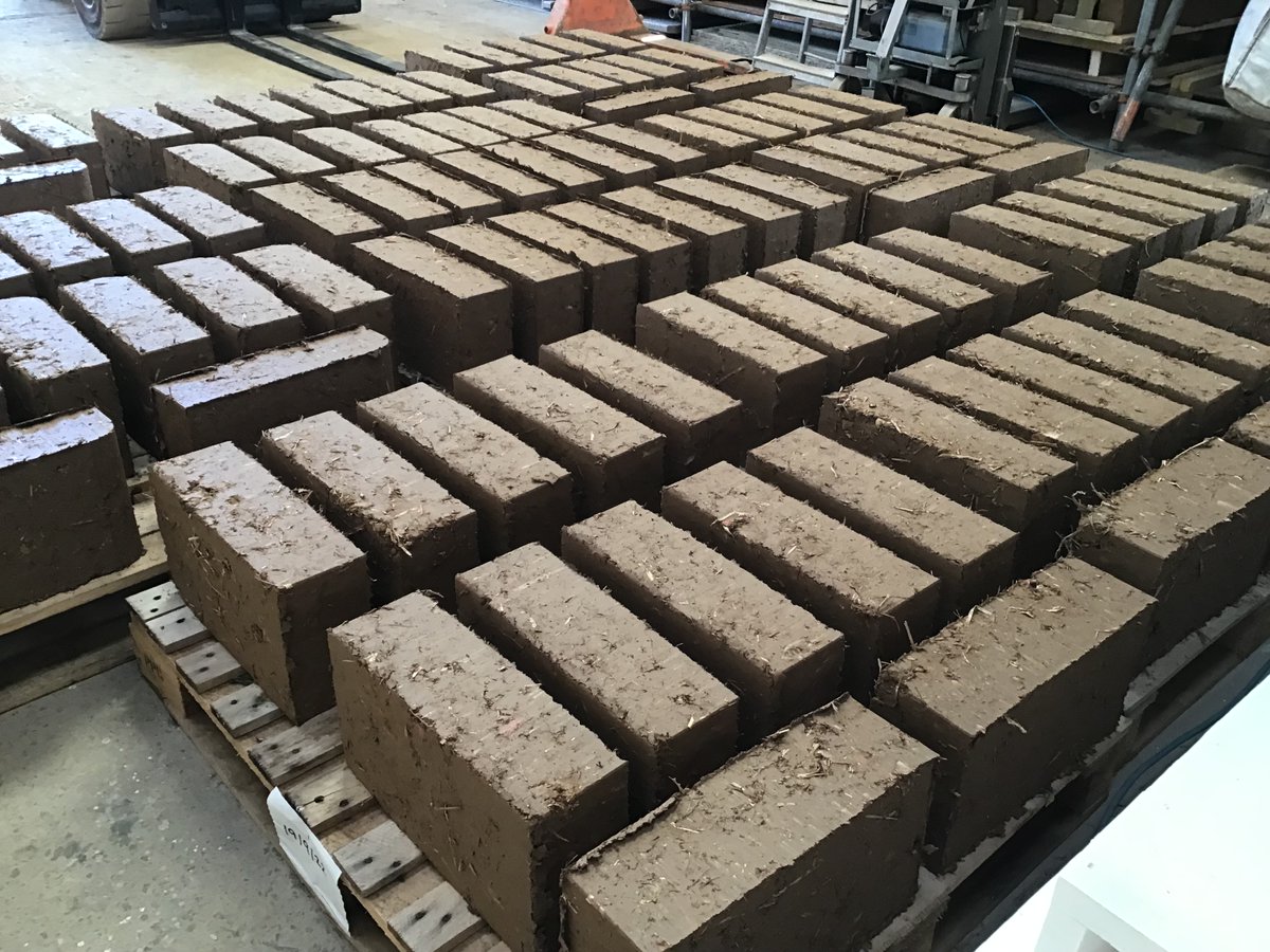 cob_specialist's tweet photo. 125mm #cobblocks #madeincornwall Suitable for extensive #cob wall rebuilds, new-builds or #selfbuild projects. These can be laid on edge with only 12 required p/s/m #architecturaldesign 100% natural https://t.co/PeMeoEAB2q https://t.co/wsbklmZgoC
