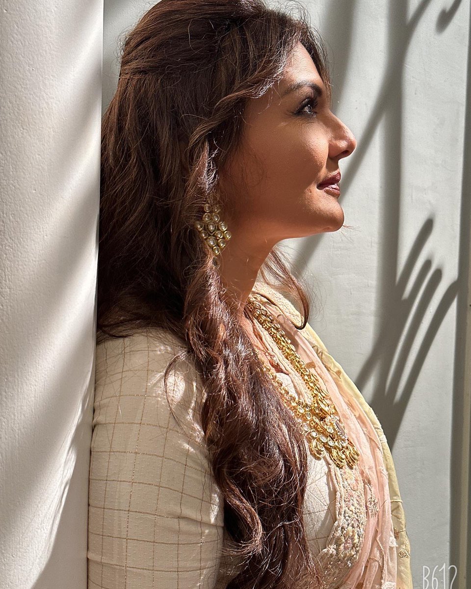 Deepshikha_N's tweet photo. Baithe Hai budi , Fursat Se Teri Fursat Ki Intezar Mein. “.
.
.
.
#fursat #intazaar #wait #love #loveislove #loveyourself #smile #❤ #keepgoing #goodmorning #haveaniceday https://t.co/c56VtJXWGK