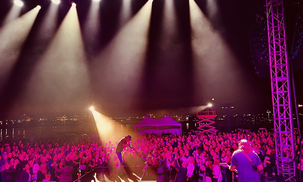 bretmichaels's tweet photo. #MNP party on The #USSHornet was beyond awesome. Energy level was at 1,000% &amp; loved every minute of it. #PartiGras #NBAGV https://t.co/N5k2xbmvru