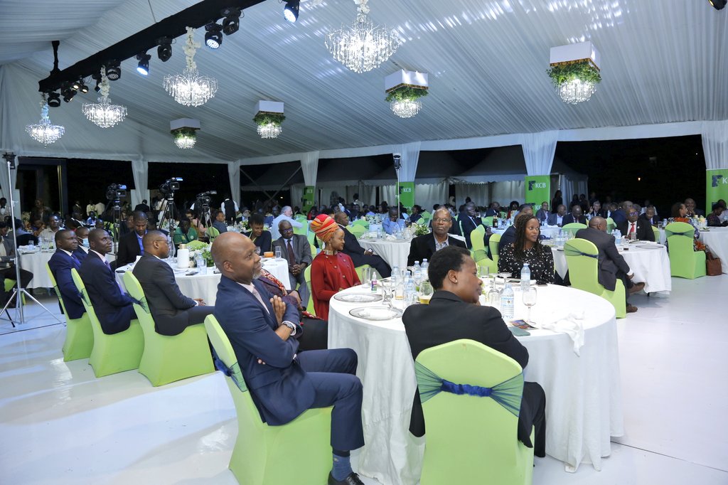 mofpedU's tweet photo. Acting Finance Minister @henrymusasizi1 last evening officiated at the 15th Anniversary celebrations of @KCBGroup in Uganda at @kampalaserena where he thanked Mgt & staff for their dedicated service & contribution to the growth of Uganda's economy.
#KCBAt15 https://t.co/m1HLKilEbU