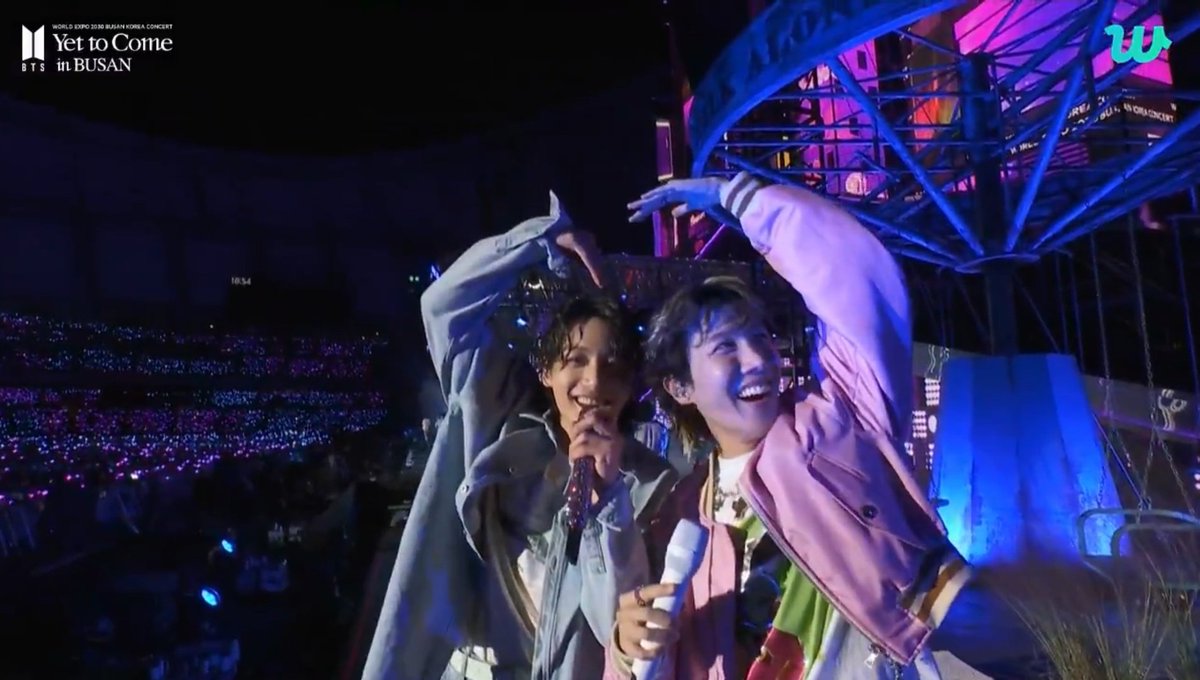 Bluesvyy's tweet photo. THANK YOU BTS 🥹💜💜💜🫶🏻
Makasih..udah ngehibur dan nyenengin aku hari ini..., makasih.. banget. Aku happy banget. Thank You 100×
I love u my best friend for the rest of my life 🫶🏻 
#YetToComeinBUSAN #BTSYetToComeinBusan #BTS_2030BusanWorldExpo https://t.co/eLBWsYpRpq