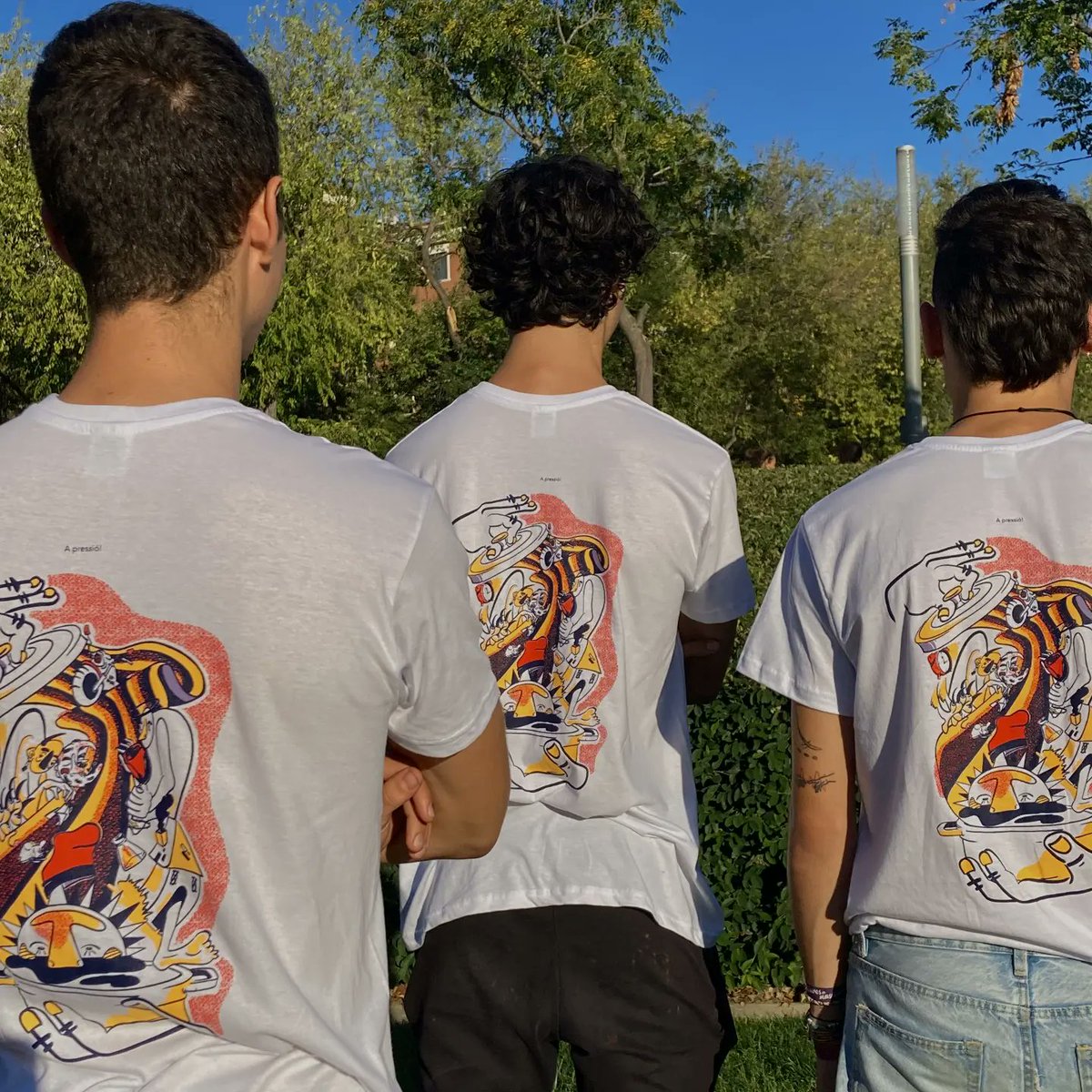 a_pressio's tweet photo. merch merch merch !!!1!1!!1!1!! el podeu comprar en concerts o enviant missatge per privat! https://t.co/Q0aDR9NTM5