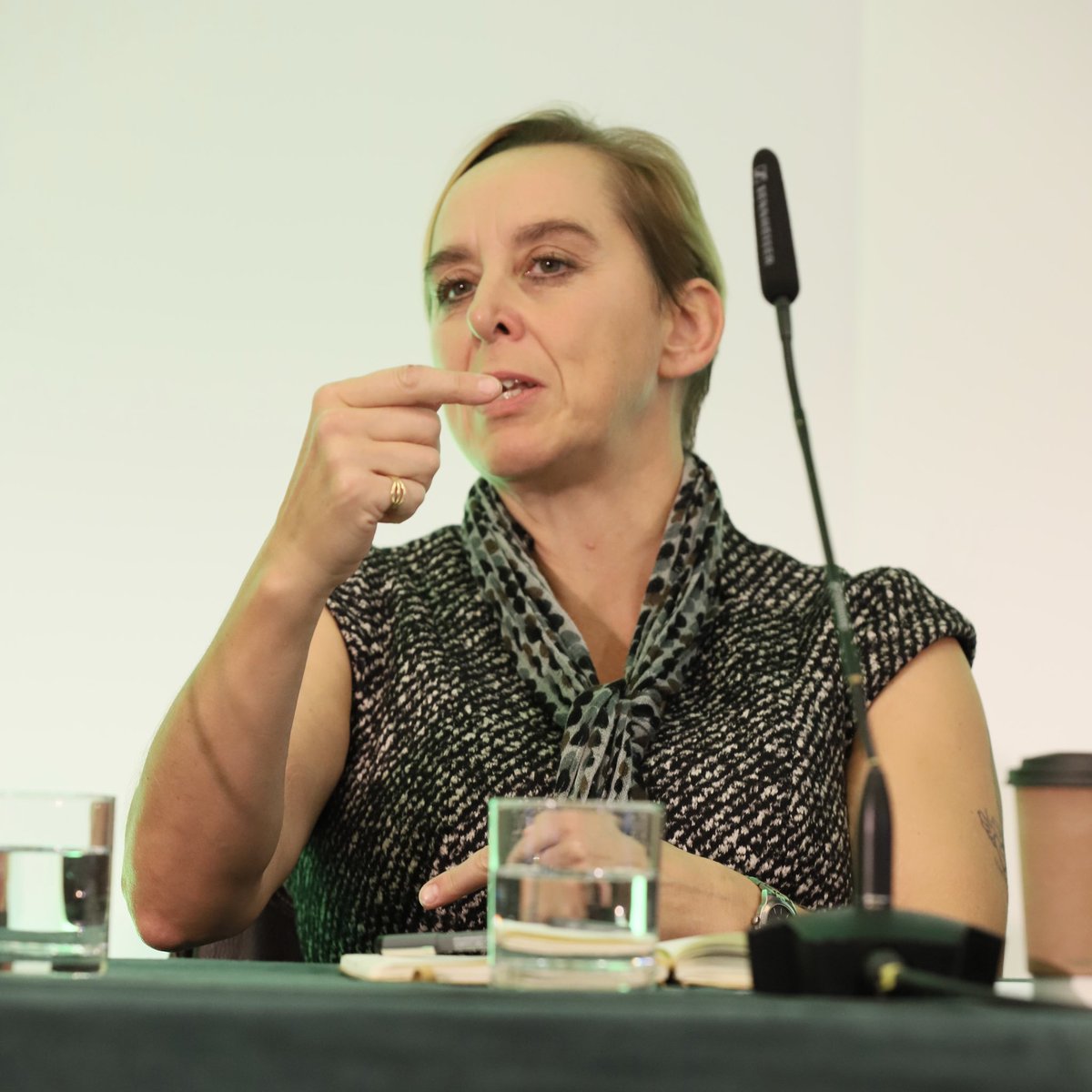 Does size matter? <a href="/TimandraHarknes/">Timandra Harkness</a> Good question! <a href="/acadofideas/">Academy of Ideas</a>  #battlefest