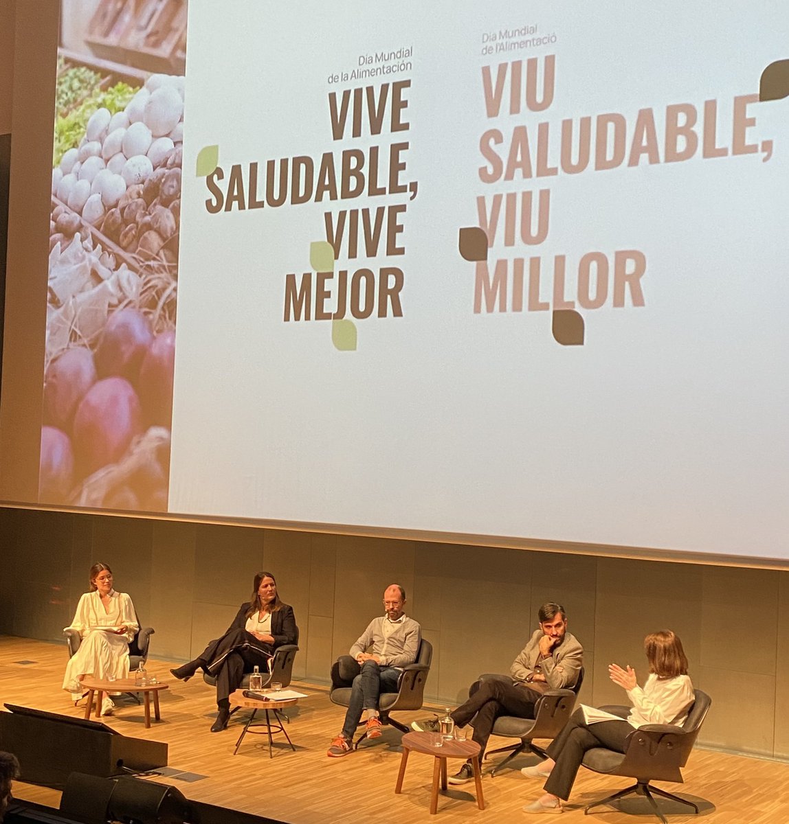 “Hi ha evidències que relacionen el càncer amb l’alimentació” <a href="/ContraCancerEs/">Asociación Española Contra el Cáncer</a> 

En la meva experiència, l’alimentació ha estat un clar factor de curació. Nous hàbits que han vingut per quedar-se: ⬇️sucre ⬇️hidrats ⬇️gluten ⬆️proteïna eco ⬆️verdura proximitat ⬆️exercici físic