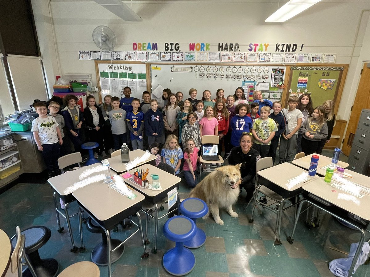MrsMooney4th's tweet photo. Everyone loves Kojak, our school therapy dog! Thanks, Deputy Piel, for coming in to help the students learn about animal senses! You bring out the best smiles 😃 🐾@AldenIntSchool https://t.co/2etQwnZhWT