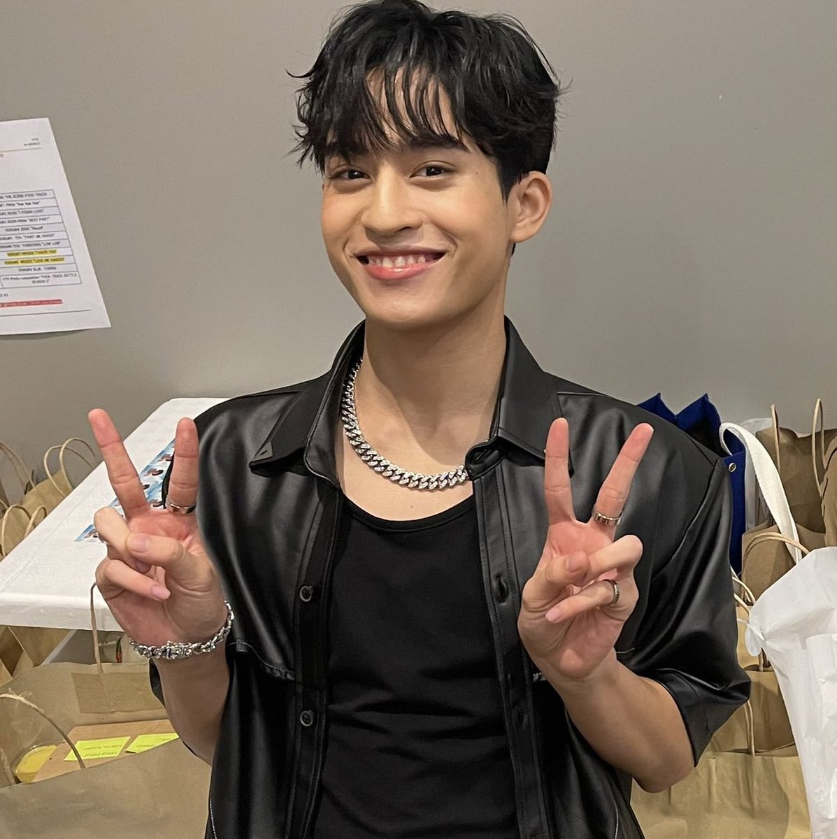 forcodee's tweet photo. Anyone seen him? Currently in korea but no vids and pics😭 #FindingBarcode #BarcodeInWorldTour #barcodetin https://t.co/KVIDd2NvFb