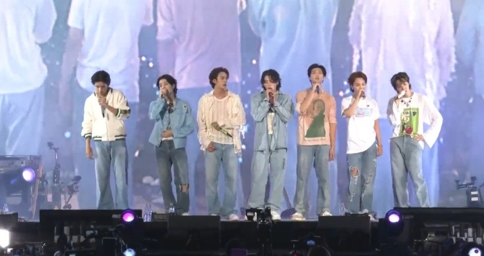 winterfcm's tweet image. ellos son mi familia for the rest of my life 
los amo mucho @BTS_twt ustedes me han hecho muy feliz💖 #BTsinbusan