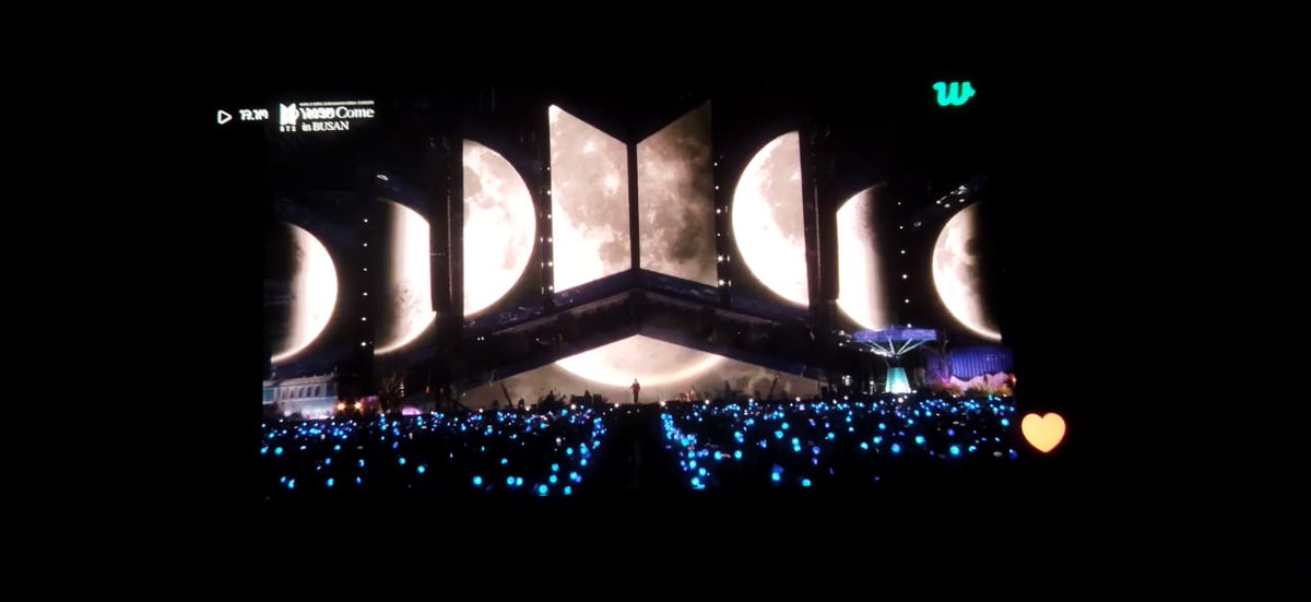 Imarzu113's tweet photo. #BTSYetToComeinBusan #BTS_yettocome_wevers_LIVE💜💜💜💜💜💜 https://t.co/H7ss0lJmv8