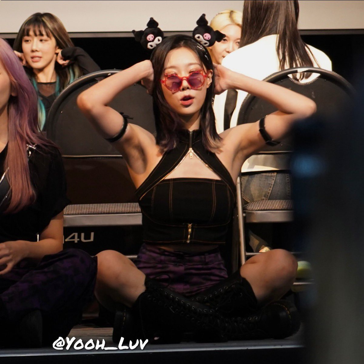 handongfiles's tweet photo. HER ARMS PLEASE HANDONG HAVE MERCY https://t.co/BmGC1IKtni