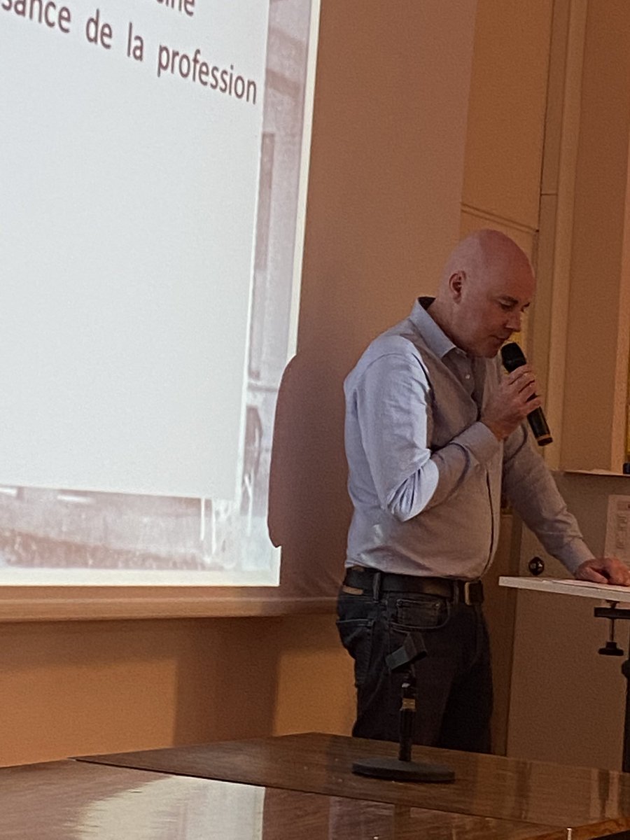 De l’identité professionnelle des formateurs avec l’intervention de Sébastien Thilly. Un maillage nécessaire entre les équipes de direction des instituts et des établissements: ponts nécessaires pour les professionnels de demain!