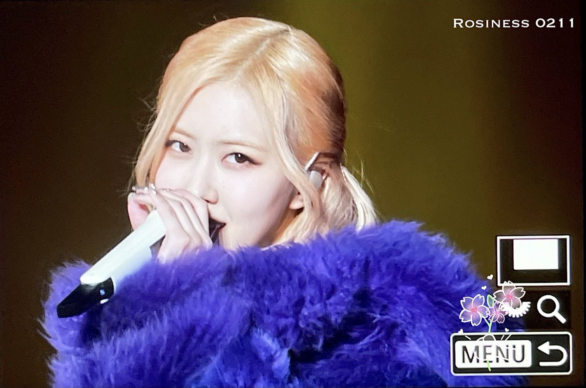 rshourly's tweet photo. PARK ROSÉ https://t.co/GuoHlYFGf8
