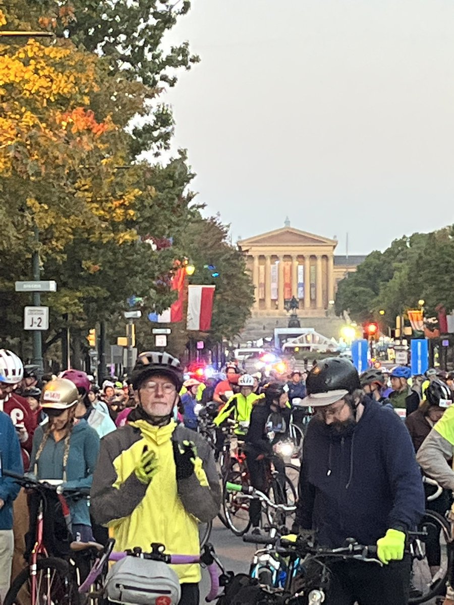 jckinnamon3's tweet photo. Philly bike ride! #phillybikeride https://t.co/9G5x6lUI7J