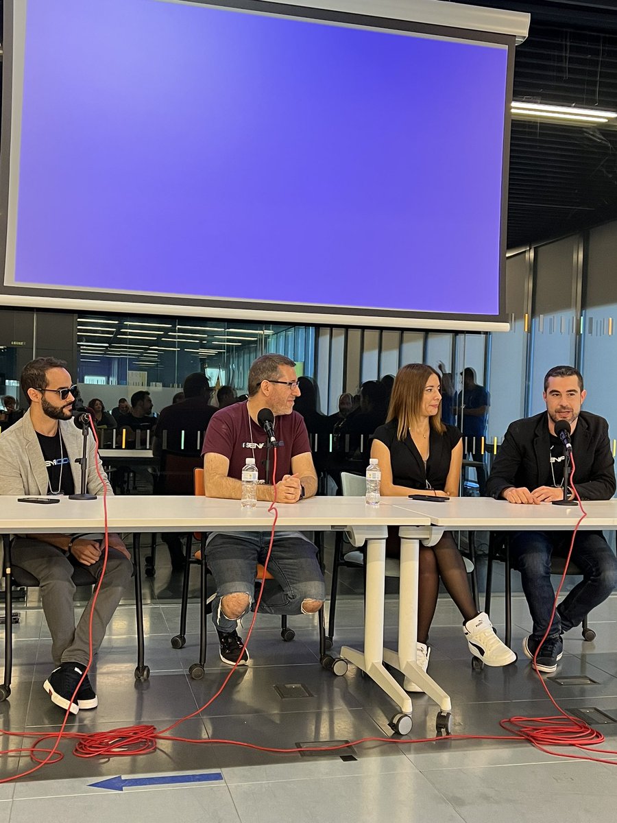 jmpedroviejo's tweet photo. @iSenaCode en directo en las @Jpod22Madrid con @Verownika @snavas10 Jesús Olmos y Pedro Rivas https://t.co/aA20FwtAsR