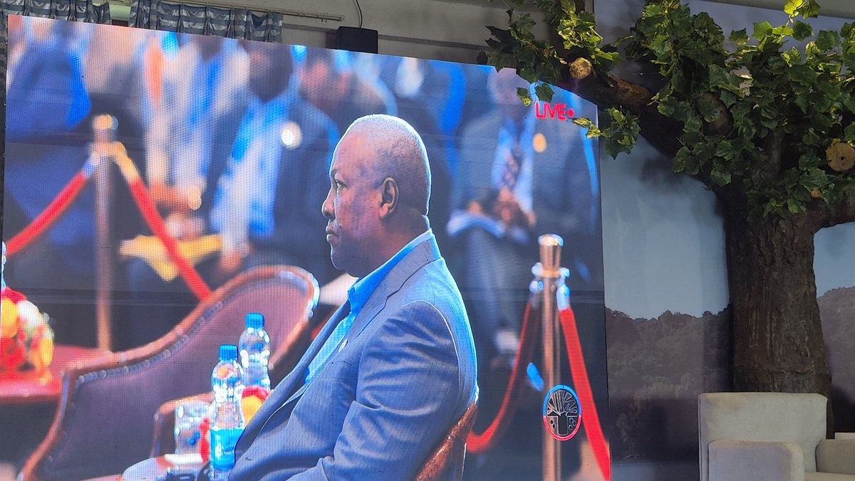 "Not only have we failed to silence the guns in Africa but have in fact intensified the hum of drones" <a href="/donalddeya/">Donald Deya</a> <a href="/LawyersofAfrica/">PALU</a> moderating session on unconstitutional changes of Government <a href="/TanaForum/">Tana High-Level Forum on Security in Africa</a> #TanaForum #Tana10