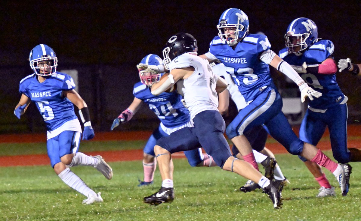 rschloerbCCT's tweet photo. @CohassetSports defeats @mashpeefootball 33-21 in #football #sports #capecod @capecodtimes @sportsCCT @mashpeeathletics photo gallery: https://t.co/oLYBawsYUp https://t.co/lXgANPXTPN
