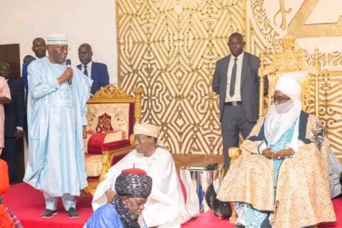 YarimaAbubakarK's tweet photo. H.E Atiku Abubakar (Waziri Adamawa) paid homage to the emir of Zazzau HRH Ahmad Nuhu Bamalli CFR in Kaduna. Among other things, the Waziri Adamawa preaches the need for unity and peace as the hallmark of progress. #AtikuInKaduna https://t.co/rbZkiNM0Y8