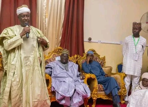 YarimaAbubakarK's tweet photo. H.E Atiku Abubakar (Waziri Adamawa) paid homage to the emir of Zazzau HRH Ahmad Nuhu Bamalli CFR in Kaduna. Among other things, the Waziri Adamawa preaches the need for unity and peace as the hallmark of progress. #AtikuInKaduna https://t.co/rbZkiNM0Y8